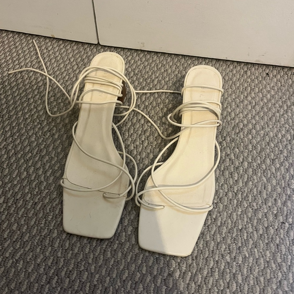 Lace up cream/white heels